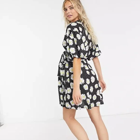 🌼Size 2 Super cute black w/white & yellow daisies & white dots maternity dress - Picture 7 of 15